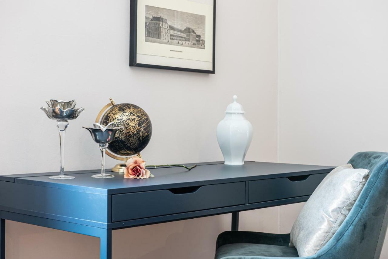 Joivy Sophisticated 3-Bed Flat With Desk Milão Exterior foto