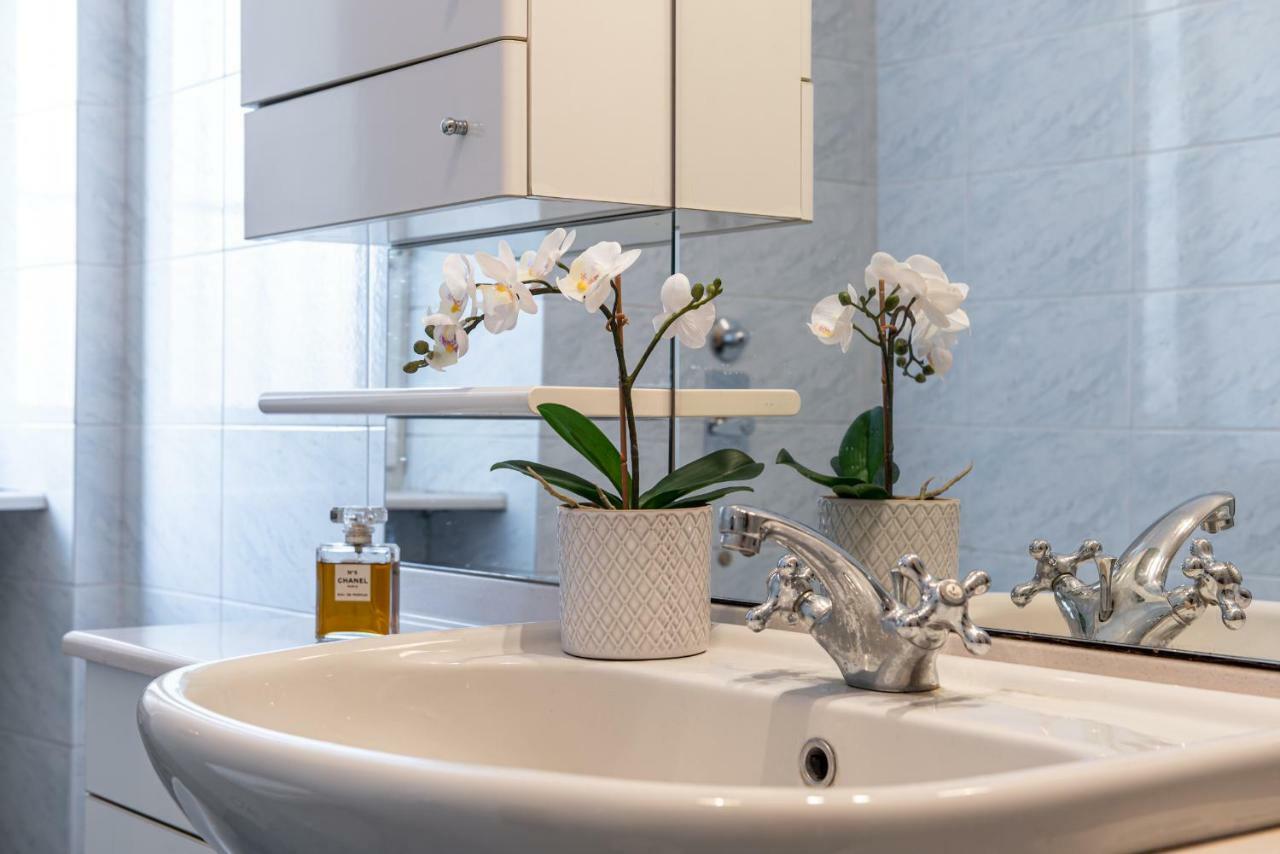 Joivy Sophisticated 3-Bed Flat With Desk Milão Exterior foto